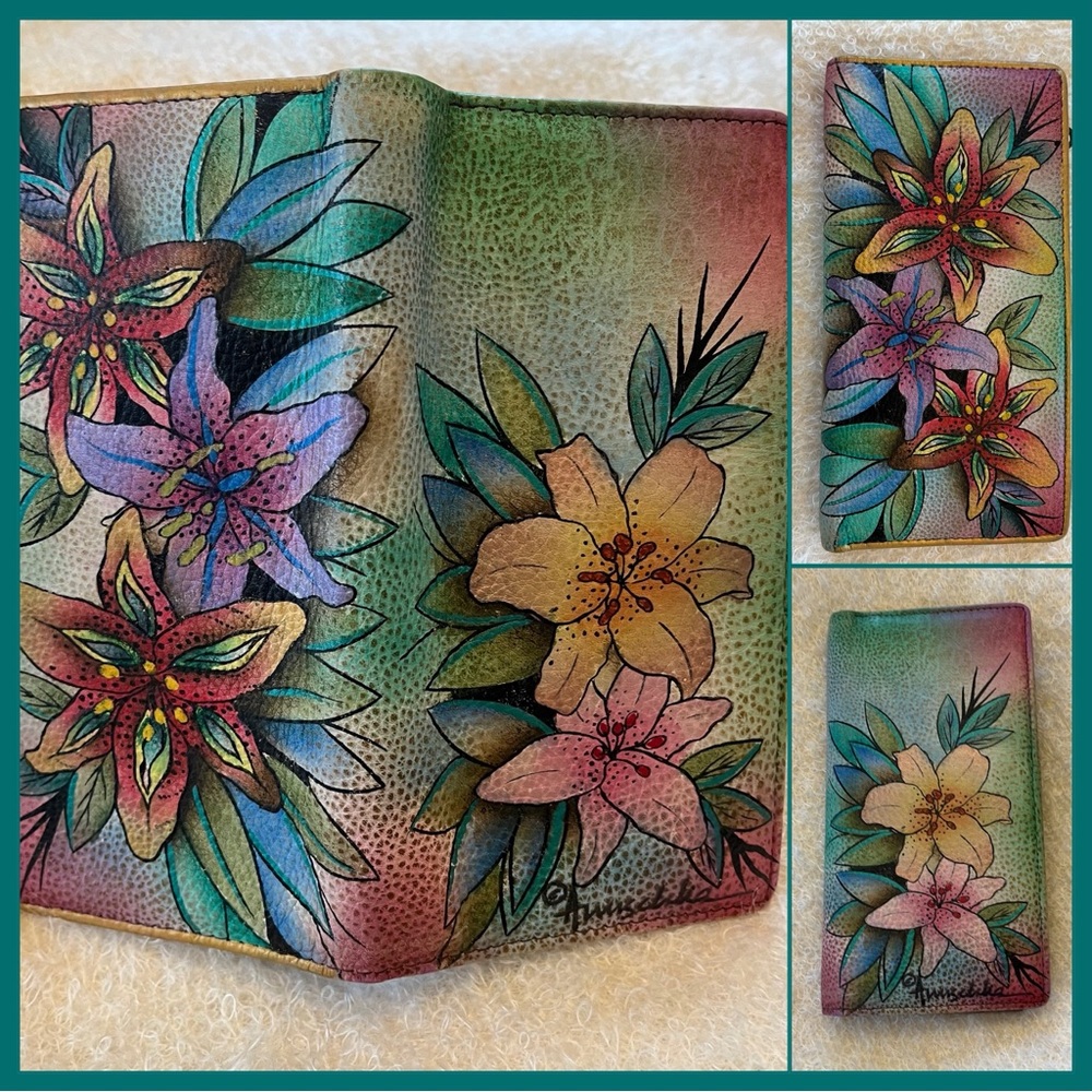 Anuschka Hand Painted Luscious Lillies Leather Wallet Mermaidcore Ombre Floral